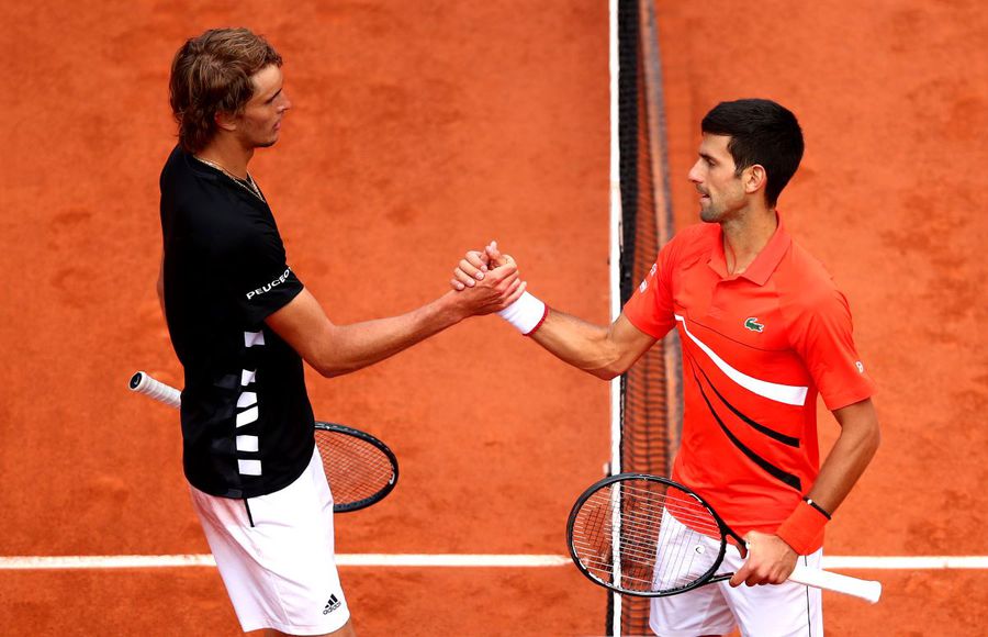 Alexander Zverev și Novak Djokovic la Roland Garros 2019 Foto: Guliver/GettyImages Alexander Zverev a făcut clasamentul favoriților la titlu la Roland Garros » Pe ce poziție s-a plasat