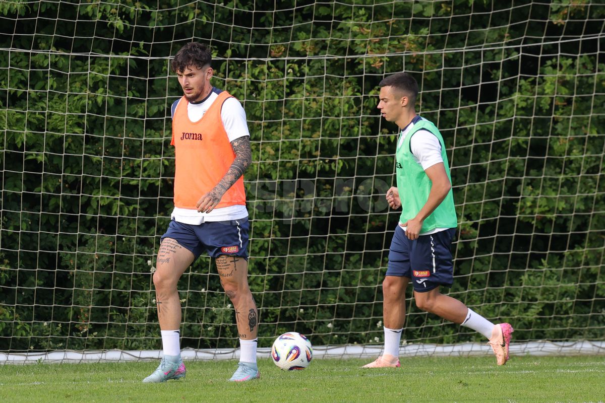 Dialogul zilei în cantonamentul naționalei U21 » Schimb savuros de replici Pancu - Ianis Stoica: „Tu ești tare în gură”