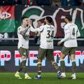 Ismael Saibari (nr. 34) îl felicită pe Dennis Man după un gol marcat în contul lui PSV / Foto: Imago