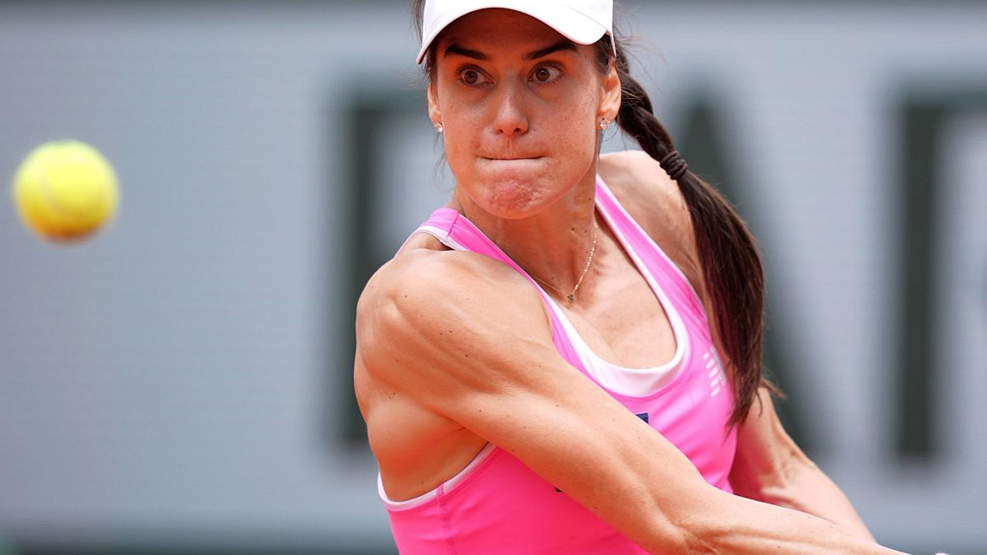 Sorana Cîrstea și Mirra Andreeva în timpul unui schimb intens pe terenul de la Roland Garros, sferturi de finală 2024. | sursa foto: Gazeta Sporturilor
