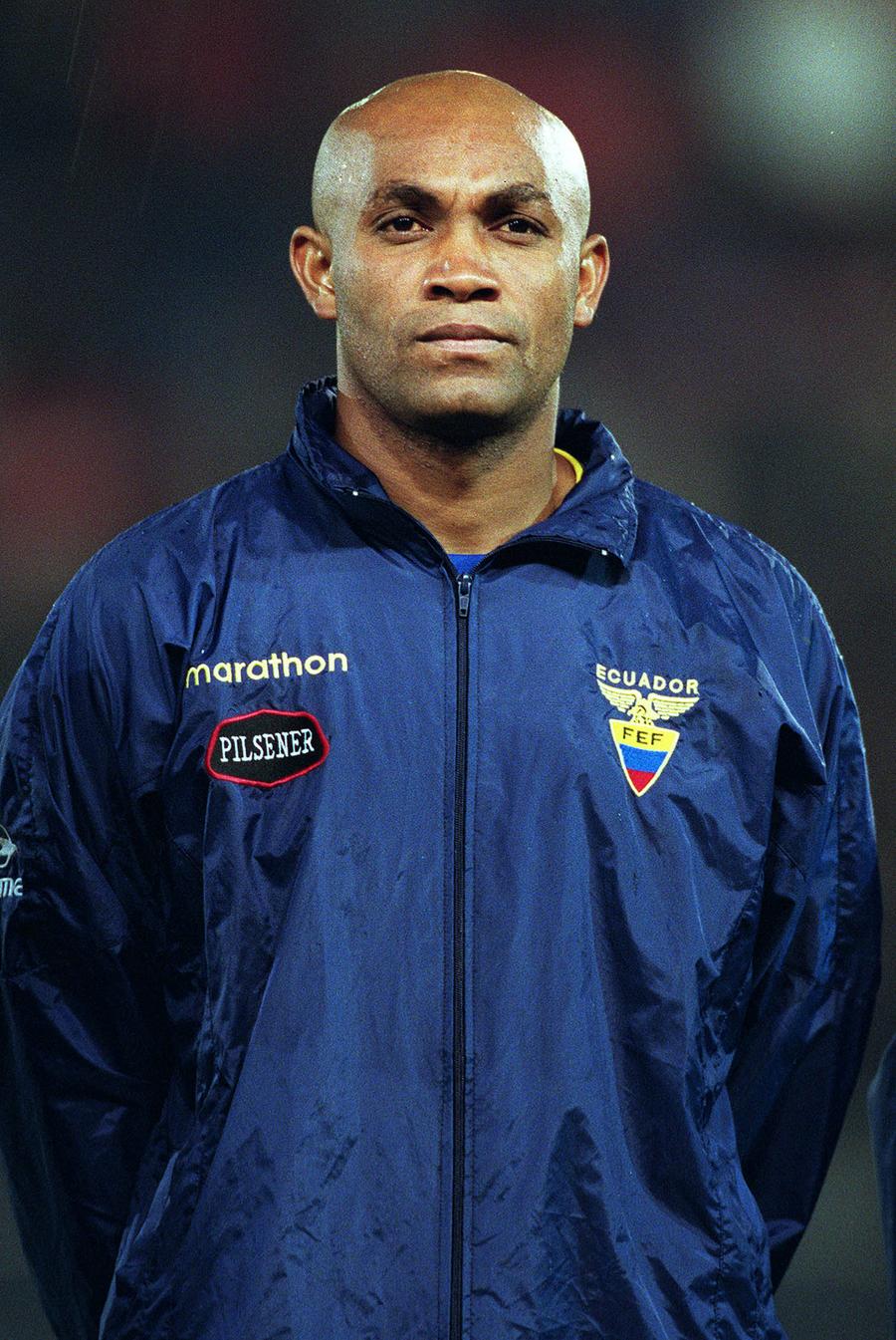 Raul Guerron, fost fundaș al naționalei Ecuadorului la CM 2002, s-a stins din viață // FOTO Imago Images A fost om de bază la Mondialul din 2002 și a murit la 49 de ani » Ceruse donații pentru operație cu doar câteva zile înainte