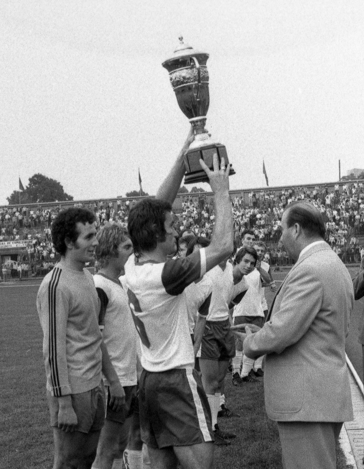 RETRO GSP. 43 de ani de când Craiova cucerea prima Cupă, la finalul unui sezon plin de scandaluri și de meciuri suspecte