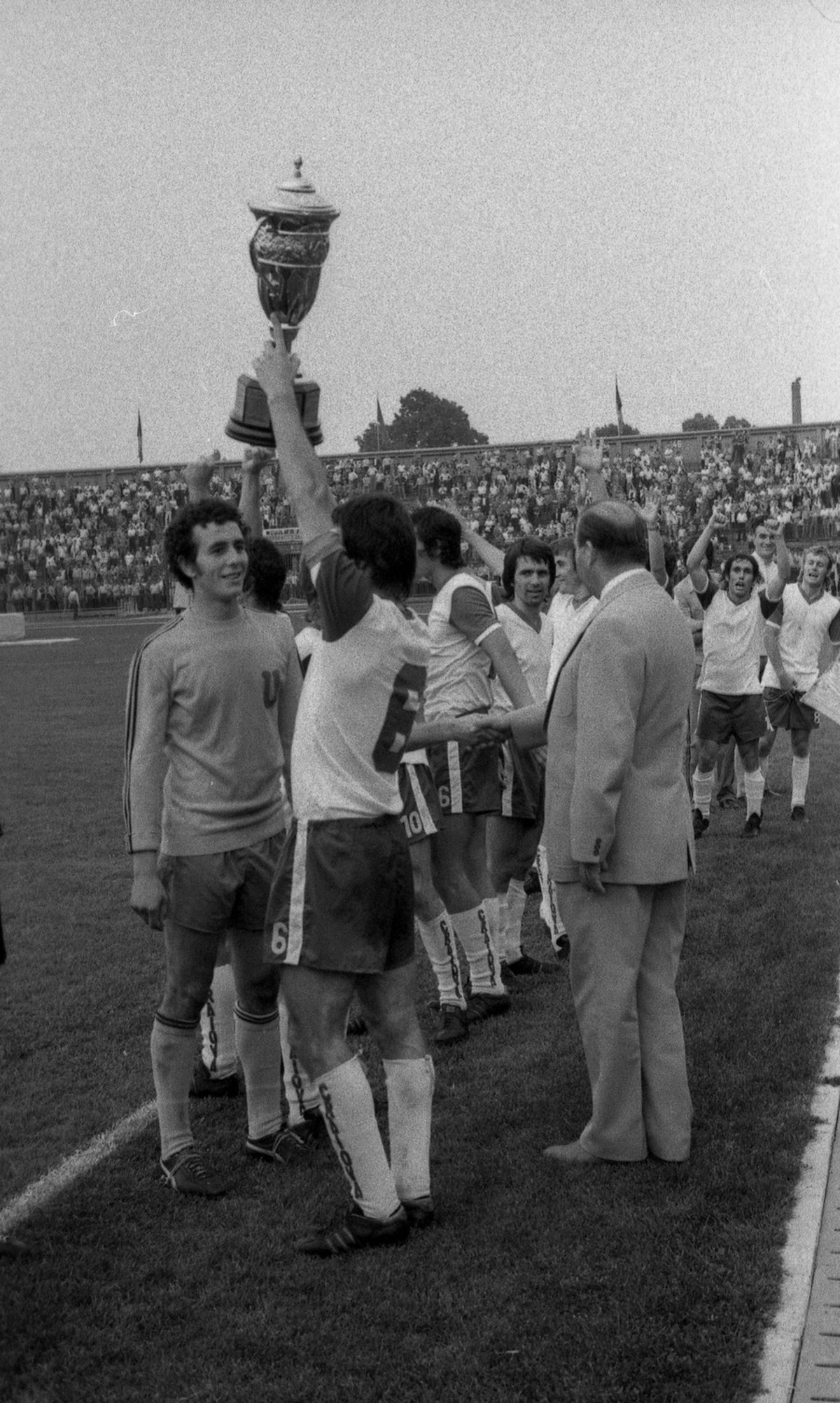 RETRO GSP. 43 de ani de când Craiova cucerea prima Cupă, la finalul unui sezon plin de scandaluri și de meciuri suspecte