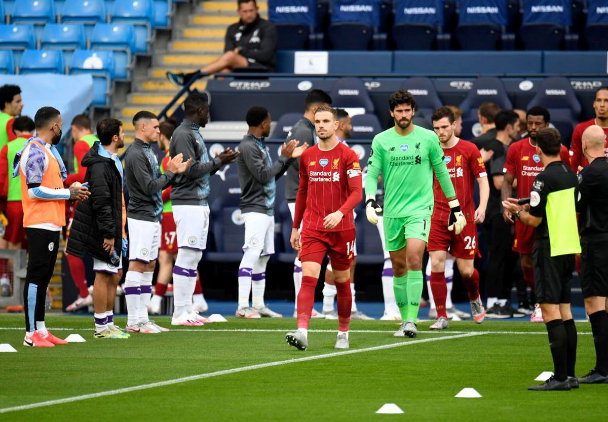 MANCHESTER CITY - LIVERPOOL 4-0. FOTO Campioana din Premier League, primită cu garda de onoare, apoi umilită de City!