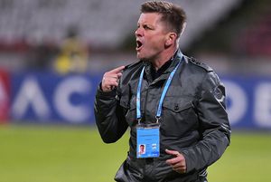 Săptămână decisivă la Dinamo: prima declarație a lui Uhrin după ce a plecat din București, când vine noul conducător și ce veste uriașă pot primi „câinii”