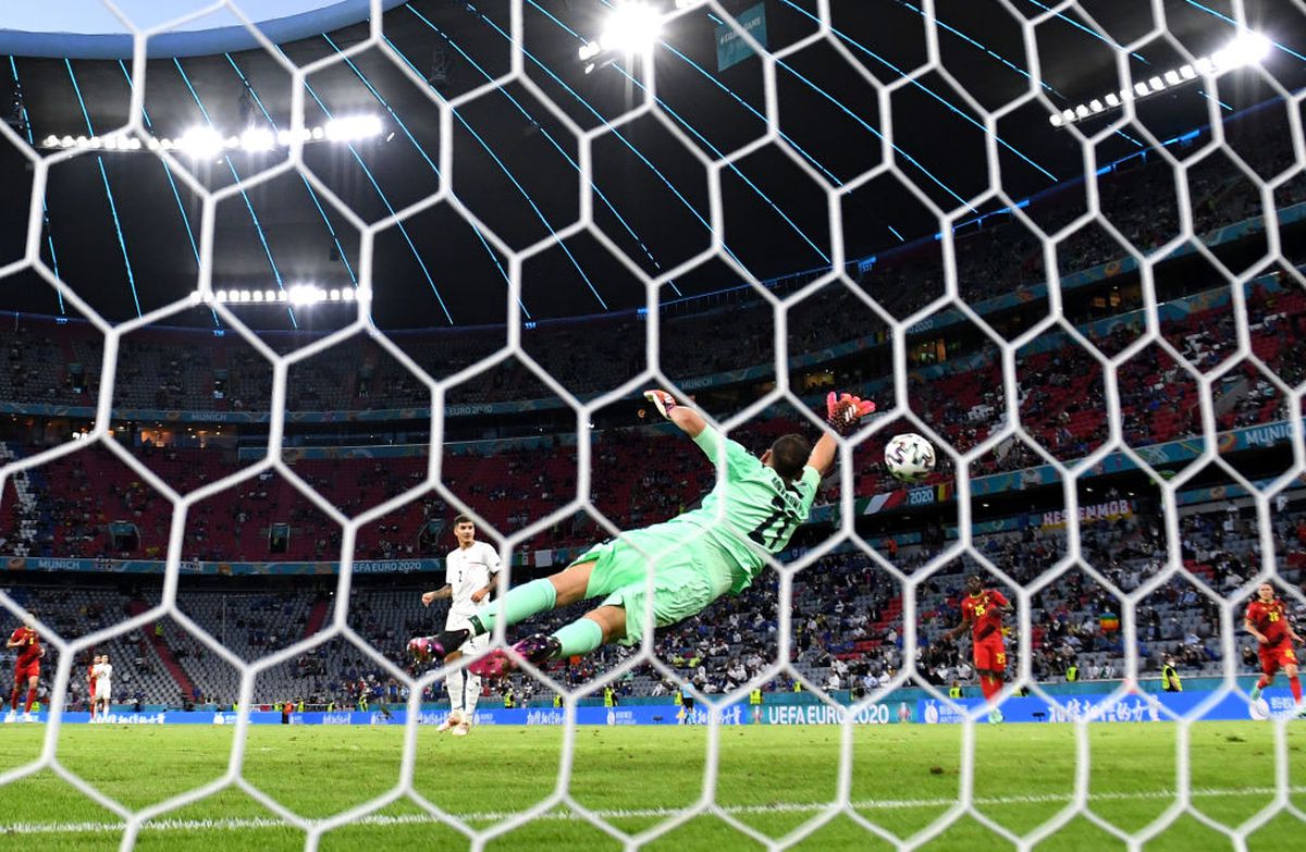 Cum au comentat legendele Gary Lineker și Alan Shearer simularea ajunsă virală a lui Immobile din meciul cu Belgia: „Este total stânjenitor”