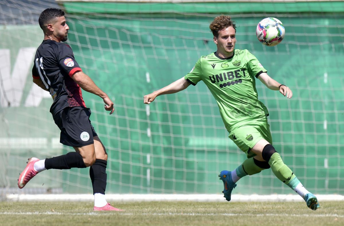 Fără griji » Ce făcea Răzvan Zăvăleanu în timpul amicalului Chiajna - Dinamo