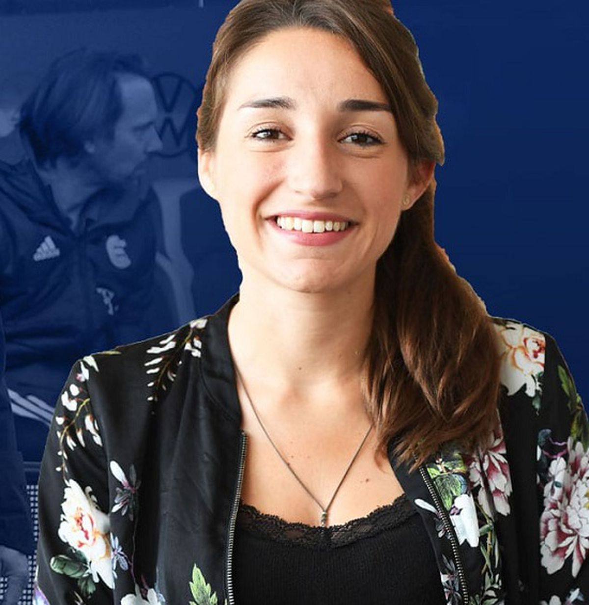 O jurnalistă și-a pierdut jobul după ce a fost pozată pe iaht, sărutându-se cu antrenorul unei forțe a Europei