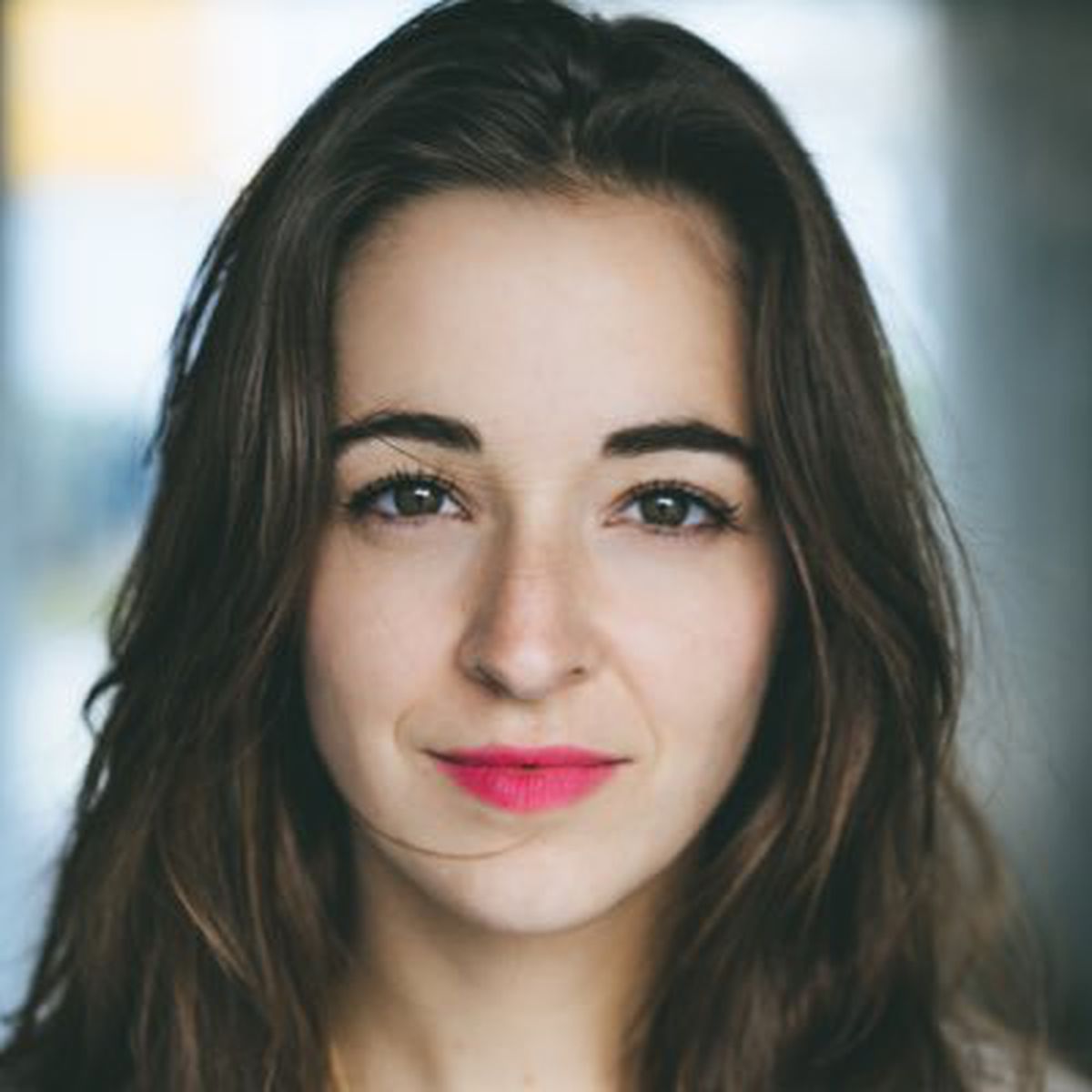 O jurnalistă și-a pierdut jobul după ce a fost pozată pe iaht, sărutându-se cu antrenorul unei forțe a Europei