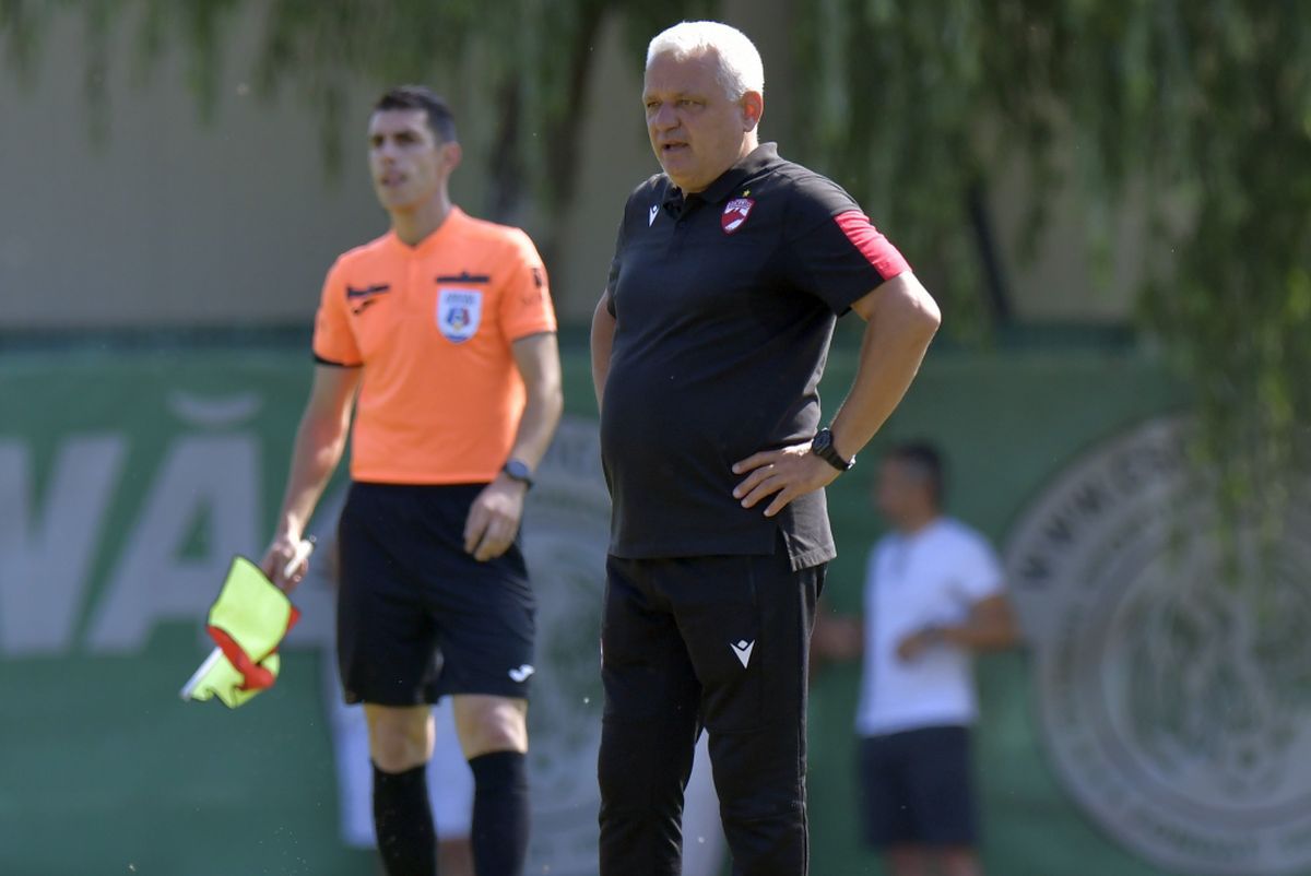 Fără griji » Ce făcea Răzvan Zăvăleanu în timpul amicalului Chiajna - Dinamo