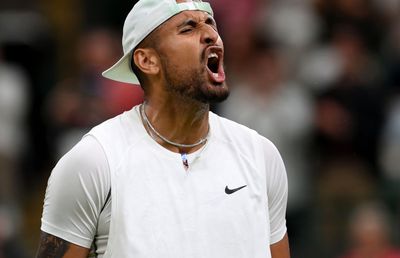 Kyrgios îl bate pe Tsitsipas în cel mai încins meci din istoria recentă a Wimbledon-ului » Nadal e în „optimi”, dar nervos: „Vorbim mai târziu”