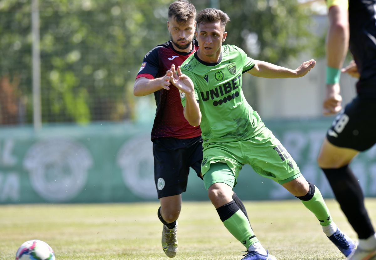 Fără griji » Ce făcea Răzvan Zăvăleanu în timpul amicalului Chiajna - Dinamo