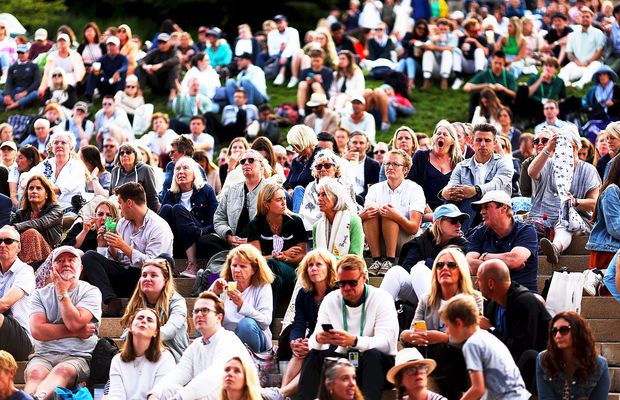 „Ce, a mâncat căpșune?!” » Fenomen bizar la Wimbledon: de ce sunt dați afară angajații turneului
