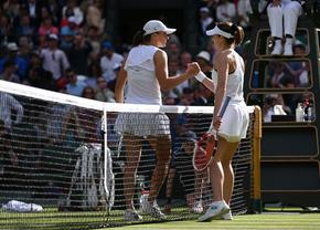Surpriza anului în tenisul mondial: Iga Swiatek, învinsă după 37 de victorii consecutive! Halep, noua mare favorită de la Wimbledon