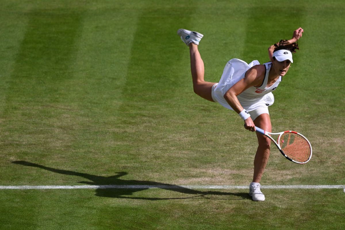 Surpriza anului în tenisul mondial: Iga Swiatek, învinsă după 37 de victorii consecutive! Halep, noua mare favorită de la Wimbledon