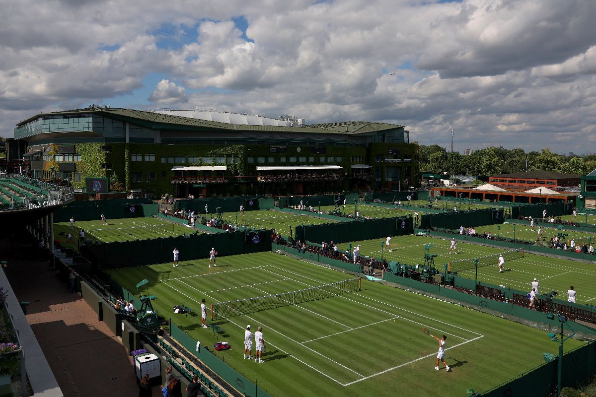 Start la Wimbledon » Reperele zilei: singura jucătoare din România care evoluează azi, cel mai așteptat meci + Djokovic deschide turneul, conform tradiției
