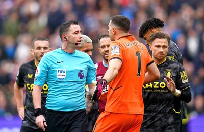 Două schimbări în regulile fotbalului » Pentru arbitri și portari! Se pregătește modificarea radicală a legii ofsaidului