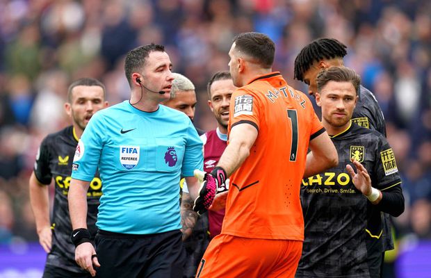 Două schimbări în regulile fotbalului » Pentru arbitri și portari! Se pregătește modificarea radicală a legii ofsaidului