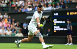Novak Djokovic avansează la Wimbledon, genunchiul rezistă: „Dacă era oricare alt turneu, probabil nu aș fi riscat”