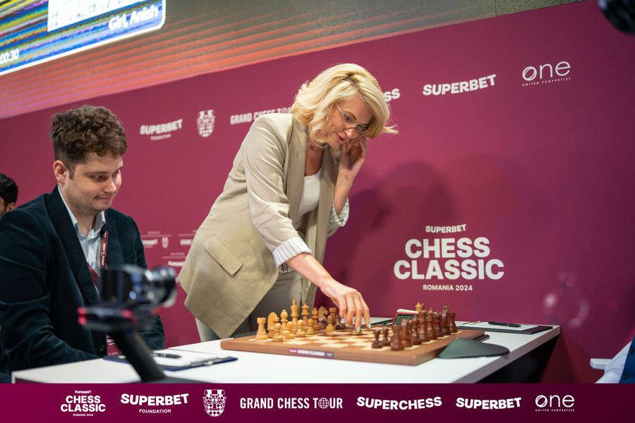 A cincea rundă de la Superbet Chess Classic România 2024 s-a finalizat  exclusiv cu remize. Clasamentul rămâne neschimbat