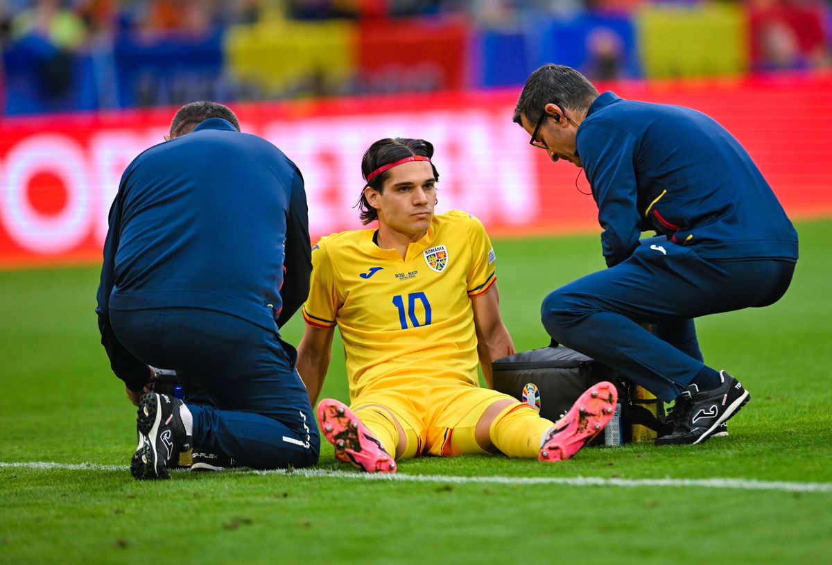 Emoții cu Ianis Hagi: Dumfries i-a spart capul, imediat după start » Cadrul cu Gică Hagi în tribună, cât o mie de cuvinte