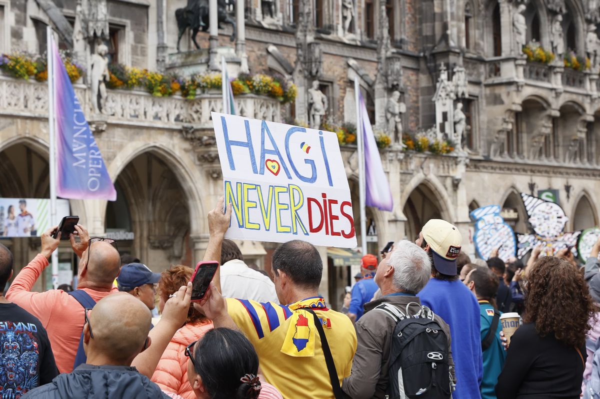 Piele de găină! Atmosferă senzațională creată de fanii „tricolorilor” » Momentul intonării imnului României a zguduit Munchenul