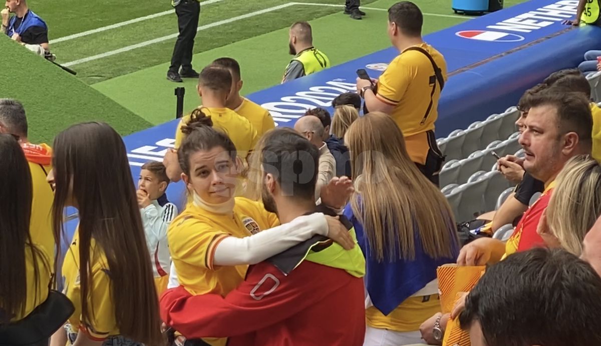 Love is in the air: Kira Hagi, surprinsă în brațele iubitului ei  » Scene romantice în tribunele Allianz Arena