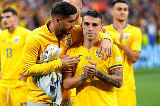 Și Nicolae Stanciu a fost emoționat serios la finalul meciului cu Olanda / Sursă foto: Imago Images