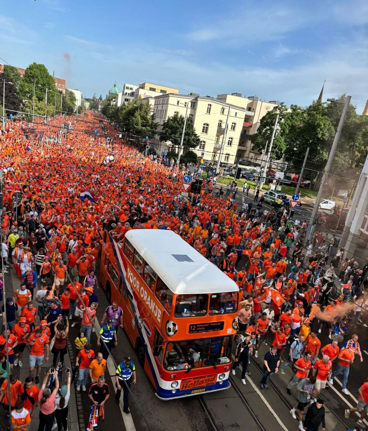 De ce joacă olandezii în portocaliu, deși culorile drapelului sunt roșu, alb și albastru