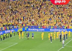 „În minutul 90, în mijlocul întunericului, imensa peluză a început să scandeze «România, România!». O mulțumire” » Scene emoționante la final: 25.000 de inimi, o singură națională