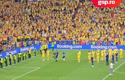 „În minutul 90, în mijlocul întunericului, imensa peluză a început să scandeze «România, România!». O mulțumire” » Scene emoționante la final: 25.000 de inimi, o singură națională
