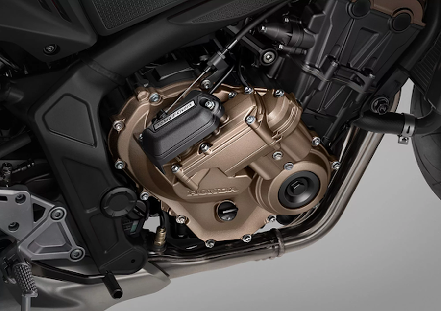 2 Honda, liderul mondial al vânzărilor de motociclete, a lansat o nouă tehnologie revoluționară numită “Honda E-Clutch”