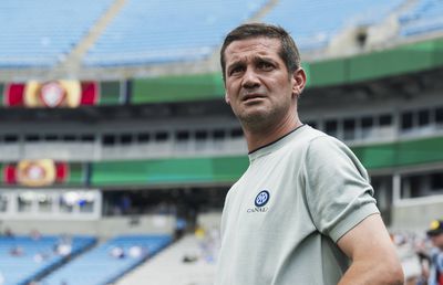 Liverpool i-a furat de sub nas jucătorul lui Chivu » Fotbalistul promovat de român ajunge azi în Anglia