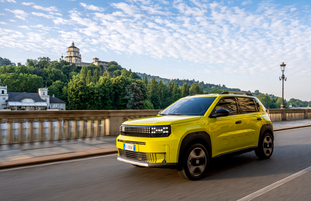 Fiat lansează prima mașină din industria auto care include material reciclat din ambalaje pe bază carton pentru băuturi