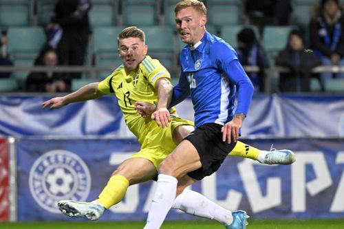 Joonas Tamm (albastru) nu mai este fotbalistul celor de la Botev Plovdiv. FOTO: Imago Images