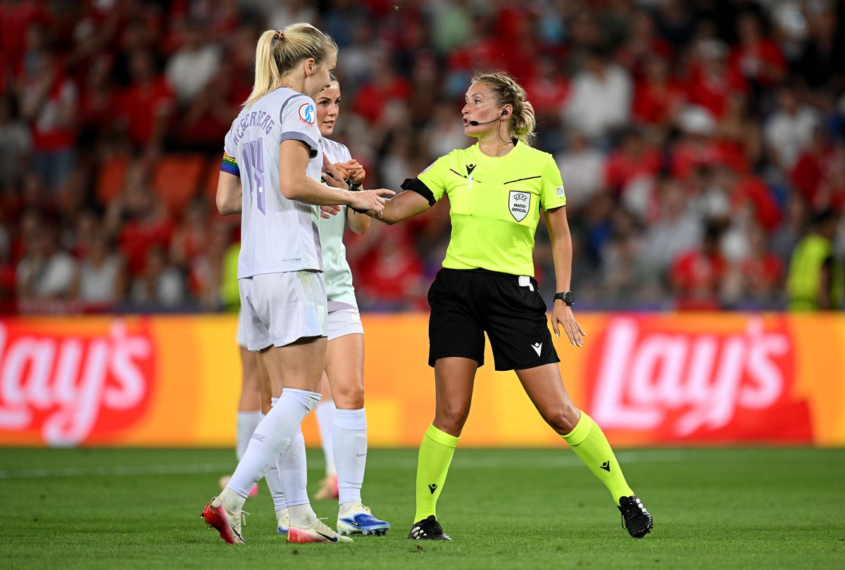 S-a încheiat prima seară de la Euro 2025 de fotbal feminin. Meci infernal pentru Alina Peșu