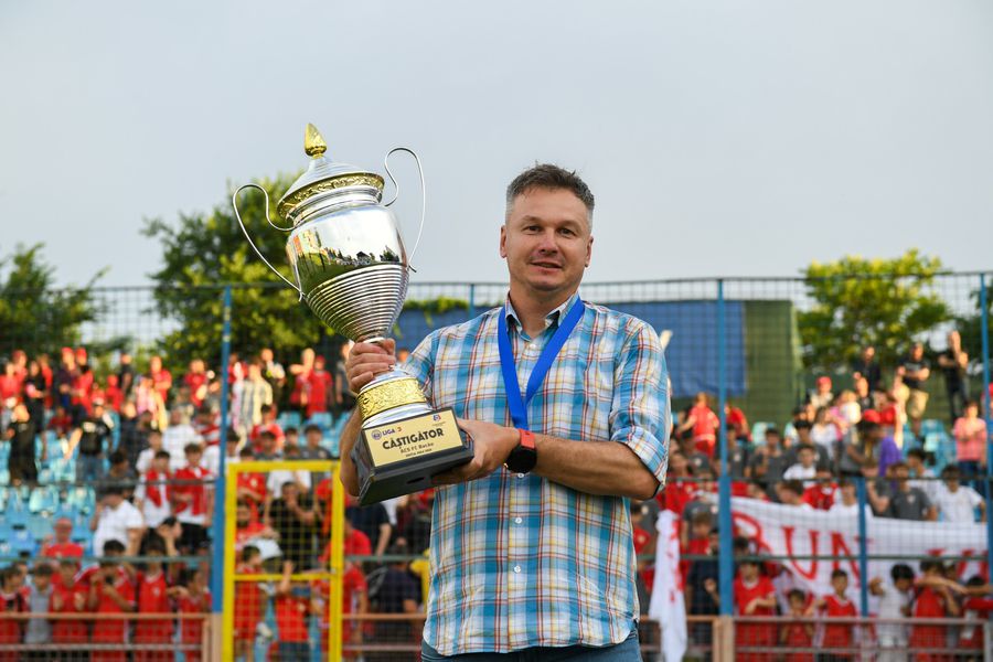 Cristian Ciocoiu, președintele FC Bacău. Foto: Facebook Reunire la echipa sponsorizată de cei mai bogați români » Patru transferuri bifate în această vară