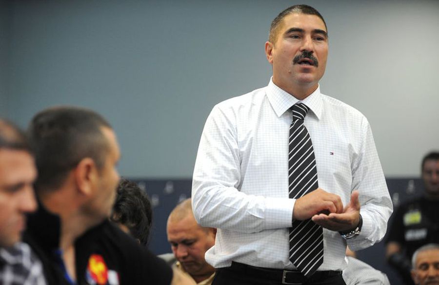 Reglare de conturi la Bacău: boxerul medaliat cu bronz la Europene a fugit din cantonament și l-a bătut în stradă pe un tânăr de 16 ani! Atenție, imagini cu puternic impact emoțional