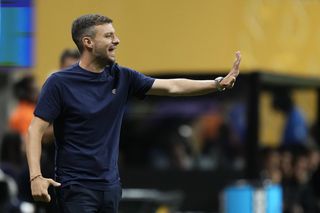 Prima victimă a Campionatului Mondial al Cluburilor » Antrenorul a fost demis după doar 6 luni la club