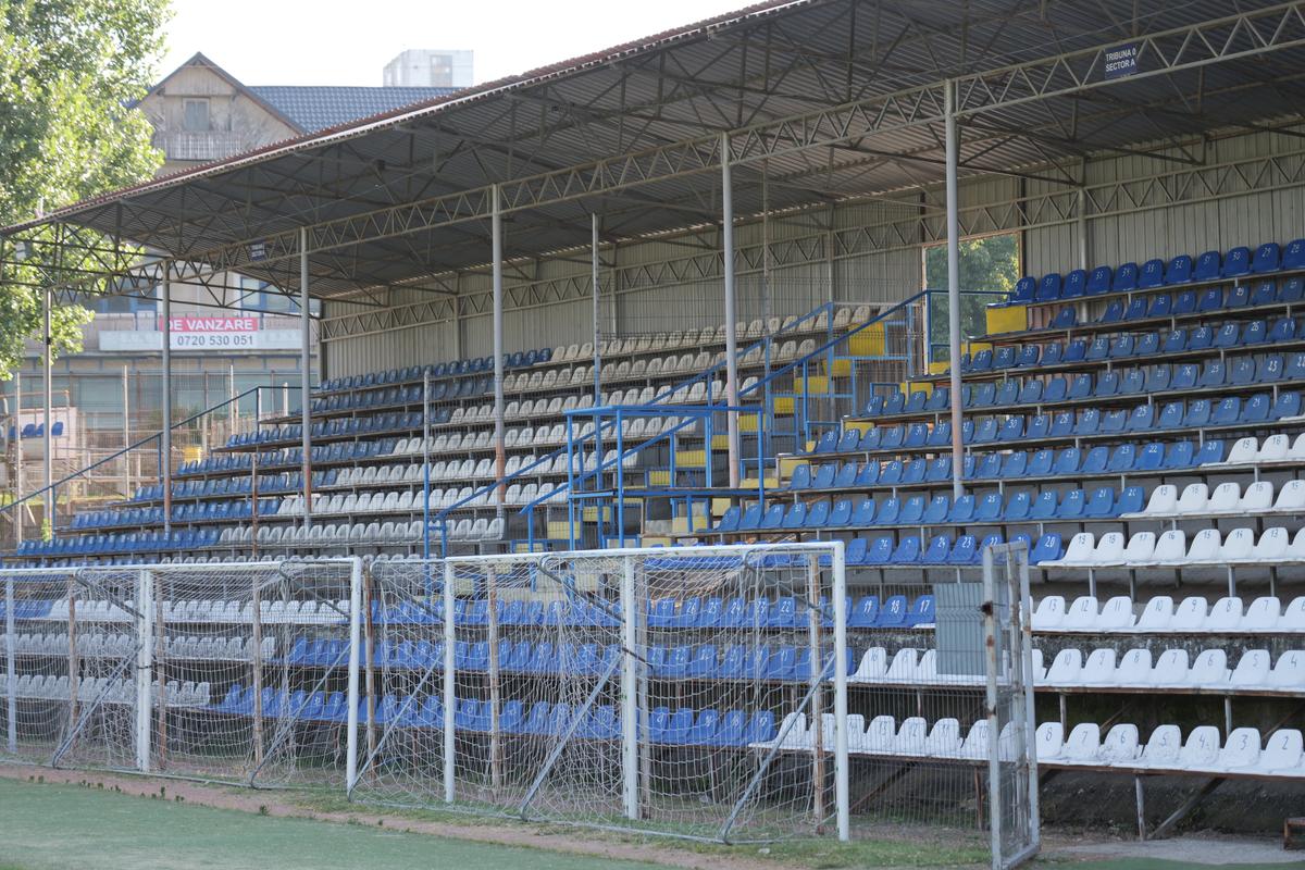 Cum arată Stadionul „Tineretului” din Urziceni // foto: Andrei Furnigă (GSP)