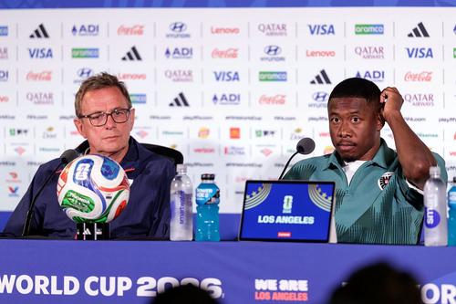 Ralf Rangnick, alături de David Alaba la conferința de presă // foto: Imago Images