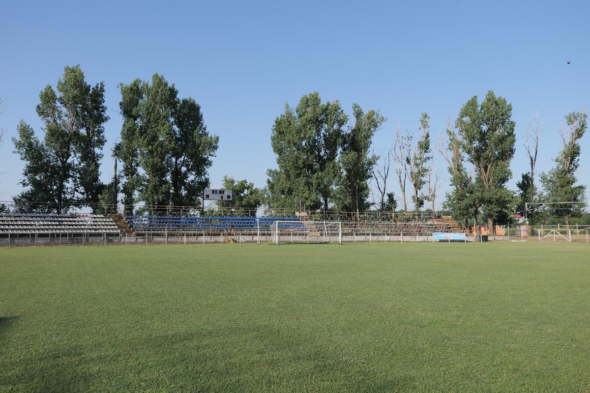 Cum arată Stadionul „Tineretului” din Urziceni // foto: Andrei Furnigă (GSP)