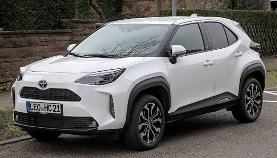 Toyota Yaris Cross Hybrid, modelul cu care noua Dacia Sandero Stepway se luptă Comenzile pentru noul model Dacia Sandero Stepway au fost deschise » Care este prețul de pornire