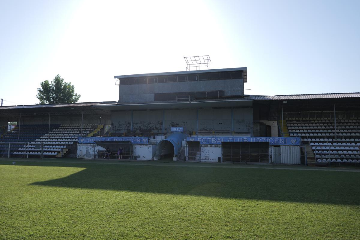 Cum arată Stadionul „Tineretului” din Urziceni // foto: Andrei Furnigă (GSP)