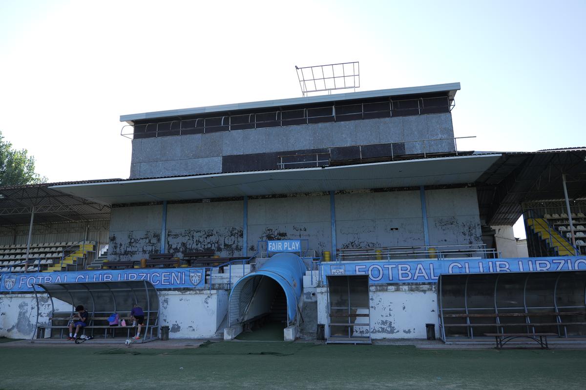 Cum arată Stadionul „Tineretului” din Urziceni // foto: Andrei Furnigă (GSP)