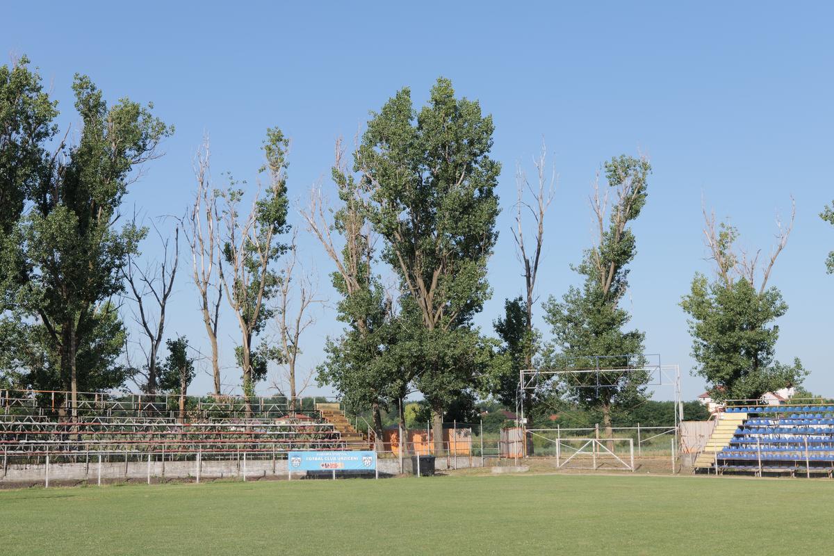 Cum arată Stadionul „Tineretului” din Urziceni // foto: Andrei Furnigă (GSP)