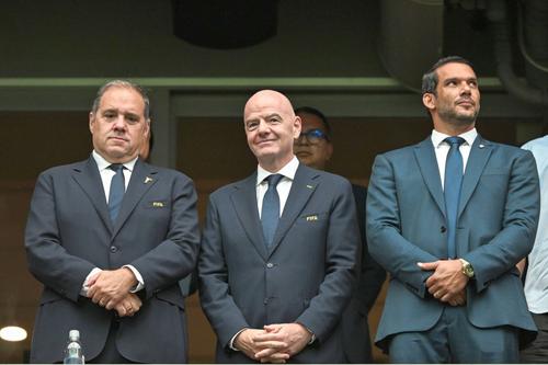Gianni Infantino (centru) // FOTO: Imago Images