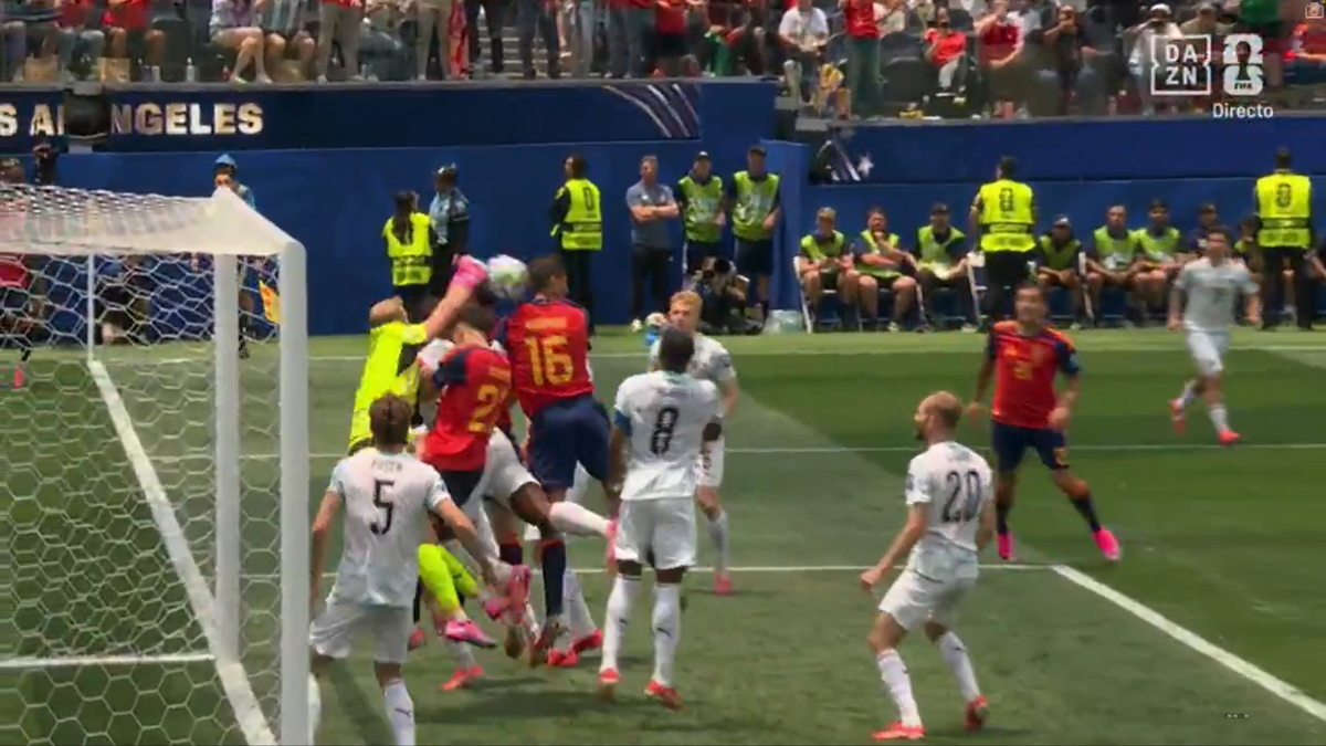 A fost sau nu gol valabil în Spania - Austria?! Expertul în arbitraj a dat verdictul