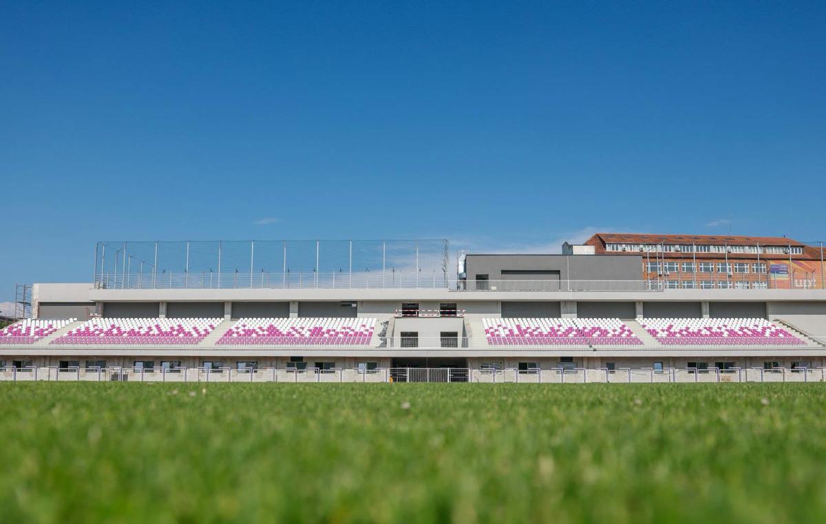 Scaune noi pe Stadionul „Știința” din Timișoara
