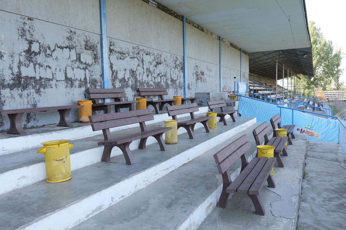 Cum arată Stadionul „Tineretului” din Urziceni // foto: Andrei Furnigă (GSP)
